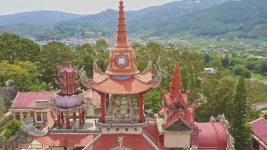 Tapınak binalar peyzaj üzerinde