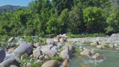 Adam dağ nehir taş Fishing 