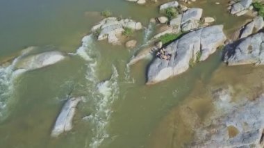 Çift taş üzerine yalan ve dron kontrol