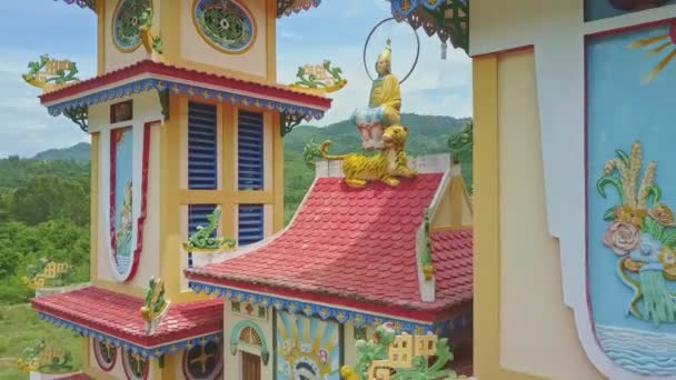 オリエンタル スタイルで装飾された caodaism 寺 — ストック動画
