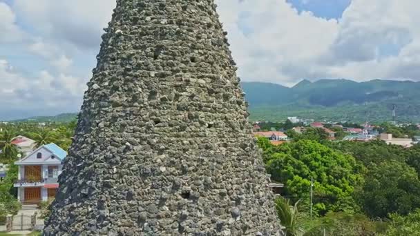 Buddhist temple cone tower — Stock Video