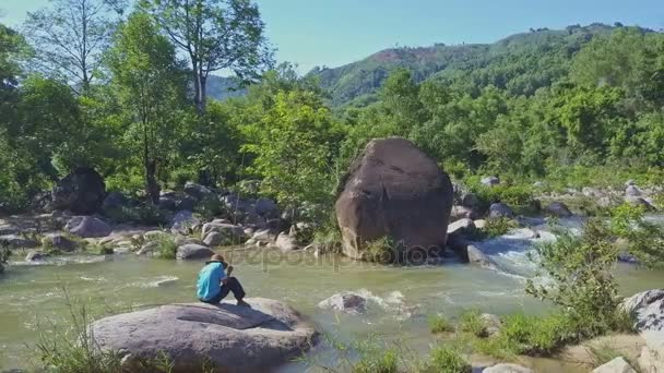 男山川へ釣りに — ストック動画