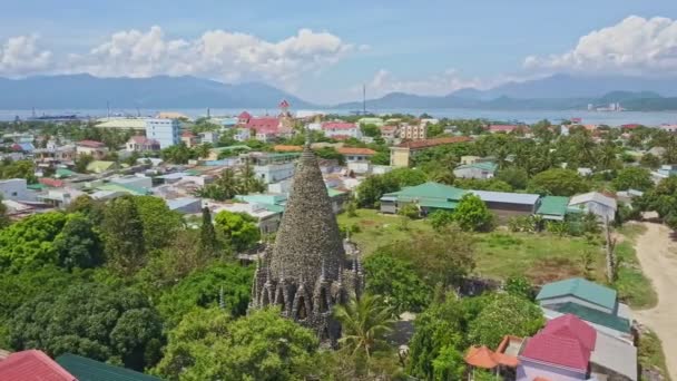 Starożytna świątynia buddyjska w wietnamskim mieście — Wideo stockowe