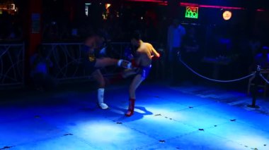 Tay boksörler ringe gece kulübü fight 