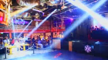 Tay kutusu mücadele öncesi gece kulübü