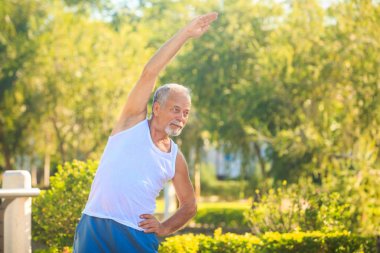 Adam kıvıran vücudu Park