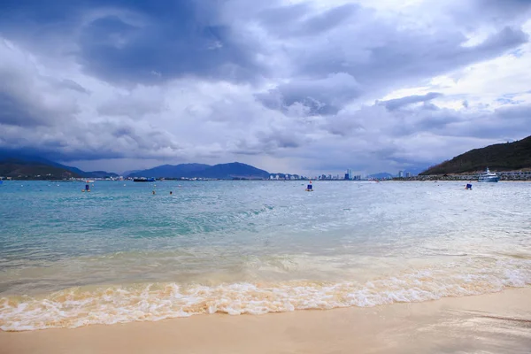 Nubes sobre Sea Resort City — Foto de Stock