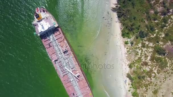 Drohne Rotiert Nach Starkem Hurrikan Asiatischen Tropen Über Großen Tanker — Stockvideo