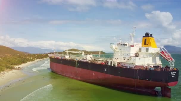Huge Tanker Vessel Ran Aground Shallow Sea Hurricane Amazing Distant — Stock Video