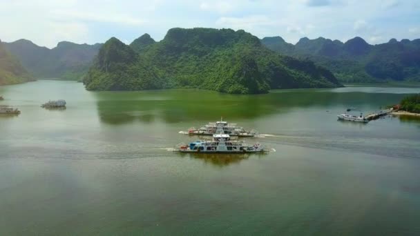 Long Vietnam Août 2017 Vue Aérienne Les Ferries Blancs Naviguent — Video