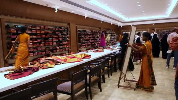 Trivandrum Kerala Inde Avril 2012 Magasin Sari Luxe Moder Avec — Video