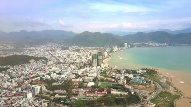 Вид Зверху Чисте Бірюзове Море Після Тайфун Миє Місто Сучасними — стокове відео