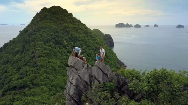 Довго Кота Єтнам 2017 Серпня Flycam Показує Щасливі Туристів Розмахуючи — стокове відео