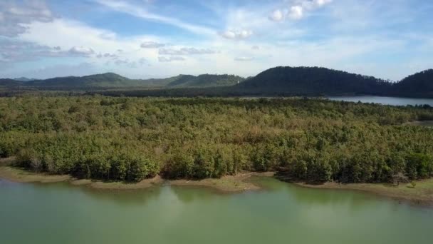 Képi Felső Panoráma Felhő Árnyék Trópusi Erdők Tavak Hegyek Kék — Stock videók