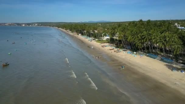 Felső Panorámás Széles Nyugodt Kék Óceán Hullámai Roll Homokos Strand — Stock videók