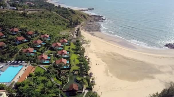 Maravillosas Vistas Aéreas Aseado Complejo Villas Con Piscina Propia Playa — Vídeo de stock
