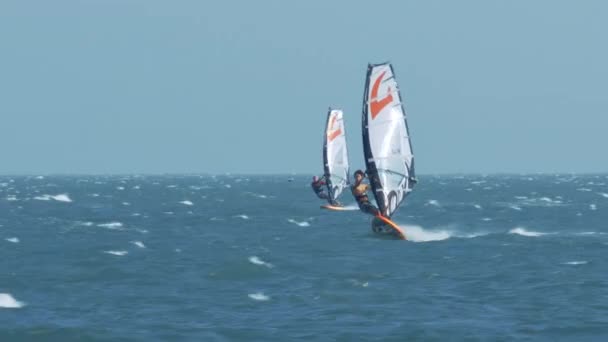 Mui Vietnam Março 2018 Iniciantes Windsurf Competir Sob Vento Oceânico — Vídeo de Stock