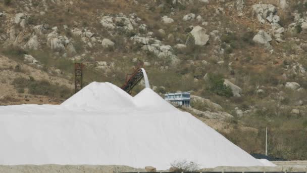 Distant View Combine Conveyor Pours Extracted Salt Huge Heap Hill — Stock Video