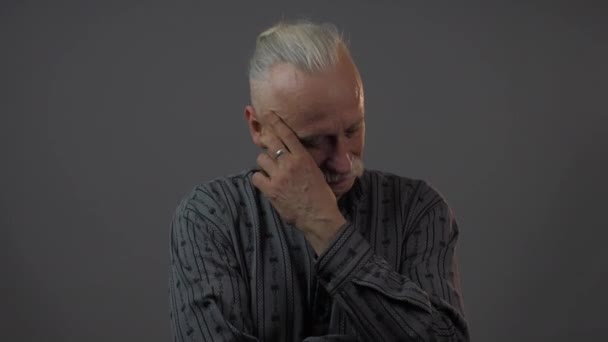 Upset European Mature Man Studio Isolated Dark Background — Stock Video