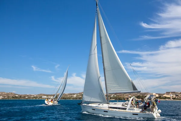 Sailors participate in sailing regatta — Stock Photo, Image