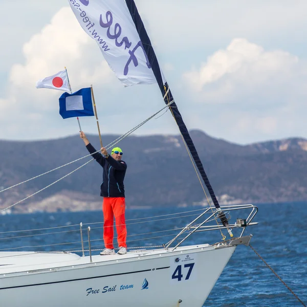 Námořník se účastní plachtění regata — Stock fotografie