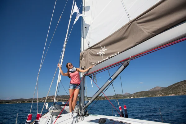 Námořník se účastní plachtění regata — Stock fotografie