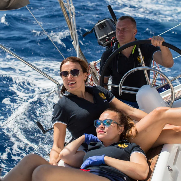 Russian sailors participate in sailing regatta — Stock Photo, Image