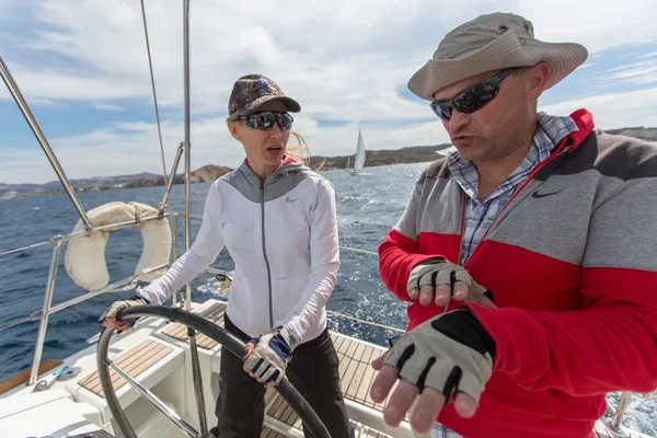 Los marineros participan en regata —  Fotos de Stock