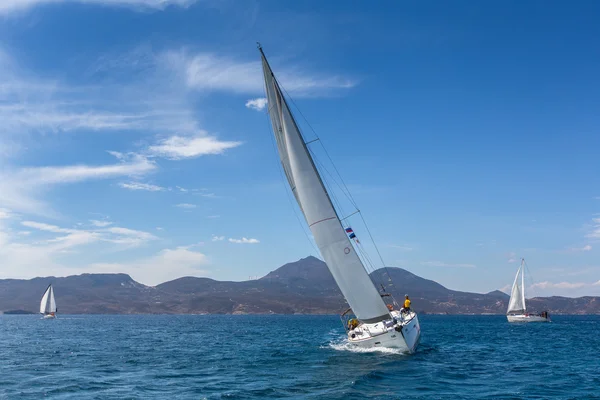 Sailors participate in regatta — Stock Photo, Image