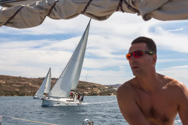 Sailors participate in sailing regatta — Stock Photo, Image