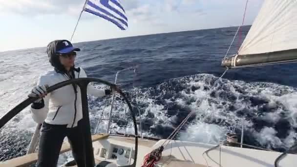 I marinai partecipano alla regata di vela — Video Stock