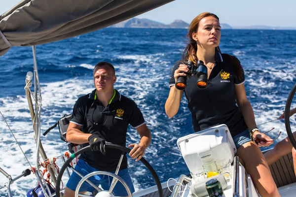 Les marins participent à la régate de voile — Photo