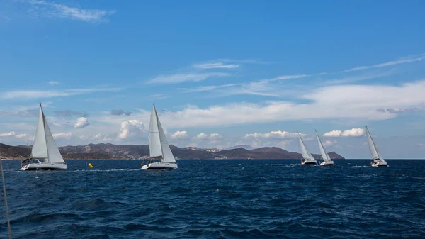 Iates em regata Vela — Fotografia de Stock