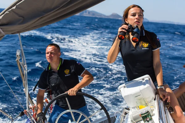 Segler nehmen an Segelregatta teil — Stockfoto