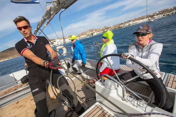 Zeilers deelnemen aan zeilregatta — Stockfoto