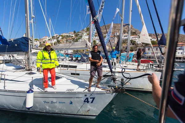 Námořníci se účastní plachtění regata — Stock fotografie