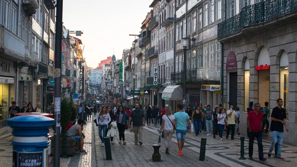 Rua de Santa Catarina en Oporto — Foto de Stock