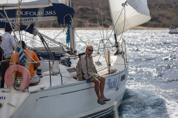 Sailors participate in sailing regatta — Stock Photo, Image