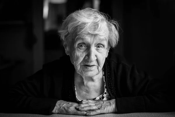 Starší žena portrét — Stock fotografie