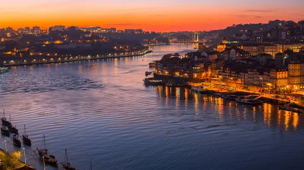 Floden Douro och Ribeiro i Porto — Stockfoto