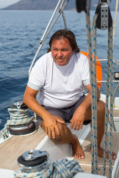 Segler nehmen an Segelregatta teil — Stockfoto