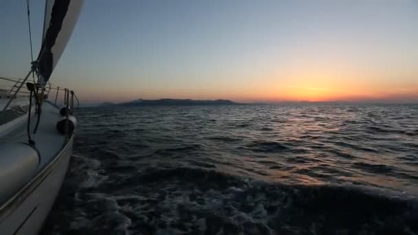 Les marins participent à la régate de voile — Video