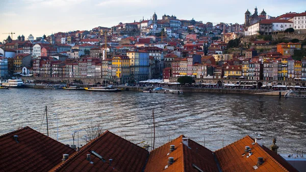 Ribeira dans la vieille ville de Porto — Photo