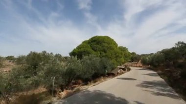 Poros Adası yollarda sürme