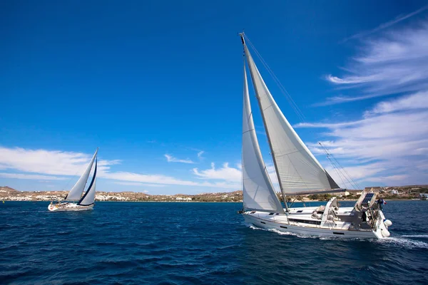 Iates de luxo em regata Vela — Fotografia de Stock