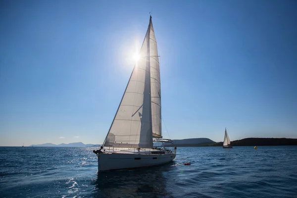 Sailing ship luxury yacht — Stock Photo, Image