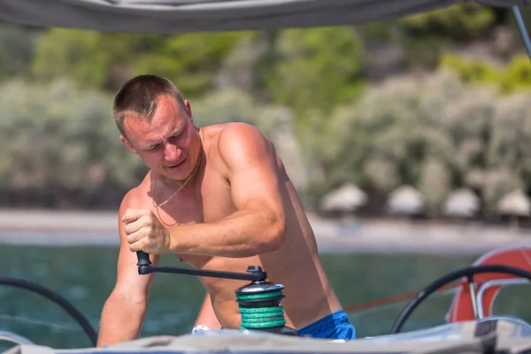 Young male sailor on the yacht — Stock Photo, Image