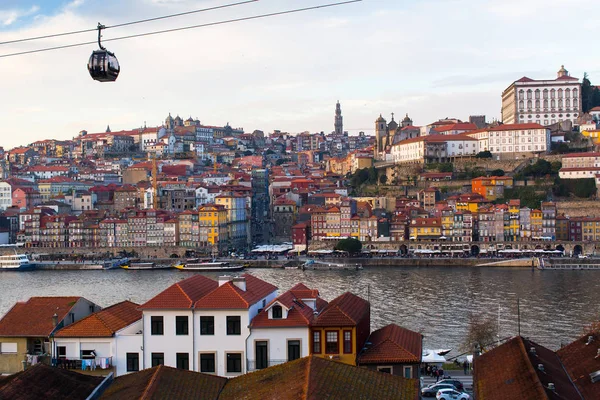 Casco antiguo de Oporto y río Duoro — Foto de Stock