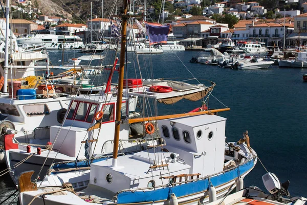 Oude vissersboten in de haven — Stockfoto