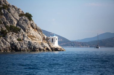 Ege Denizi kayalarda